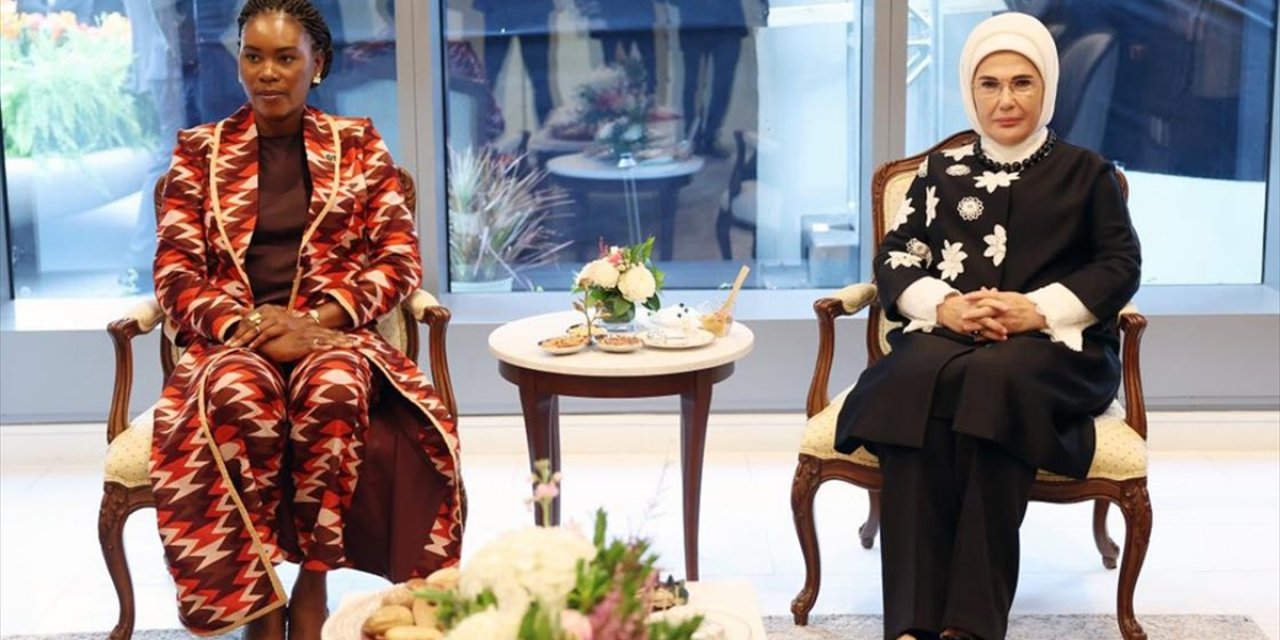 Emine Erdoğan, Gabon Cumhurbaşkanının Eşi Nguema ve Kosova Cumhurbaşkanının Eşi Sadriu İle Görüştü