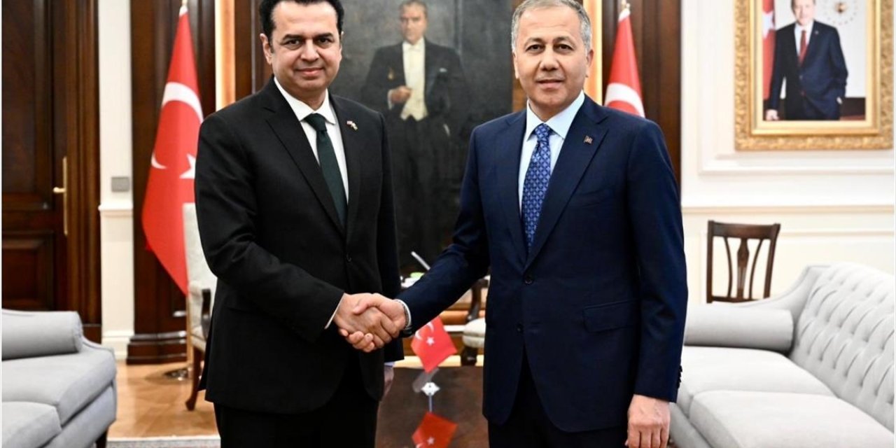 İçişleri Bakanı Yerlikaya, Pakistan İçişleri ve Narkotik Kontrolden Sorumlu Devlet Bakanı Chaudhry İle Görüştü
