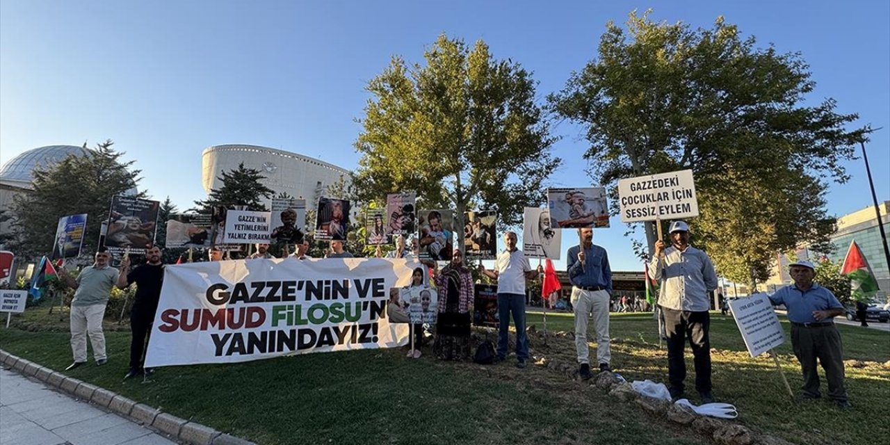 Gazze İçin 1,5 Yıldır "Sessiz Eylem" Yapıyorlar