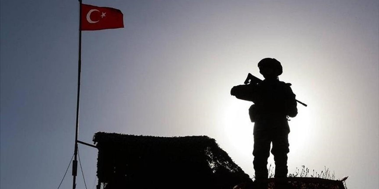 MSB: Sınırlarımızdan Yasa Dışı Yollarla Geçmeye Çalışan 4'ü Terör Örgütü Mensubu Olmak Üzere 312 Şahıs Yakalandı