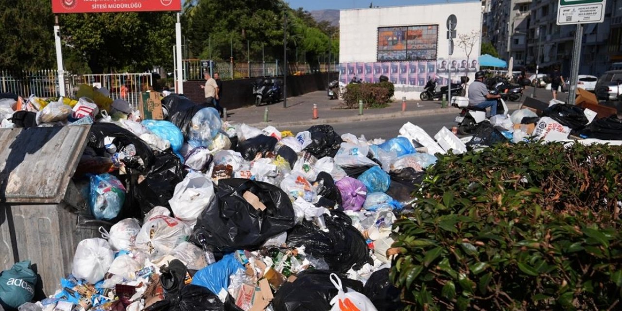 Karşıyaka'da İşçiler 4'üncü Gününde Eylemlerini Sürdürüyor