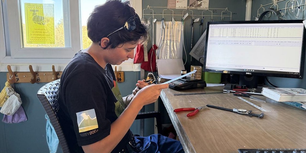 Alman Kuş Bilimci Iğdır'ın Kuş Çeşitliliğine Halkalamayla Katkı Sağlıyor