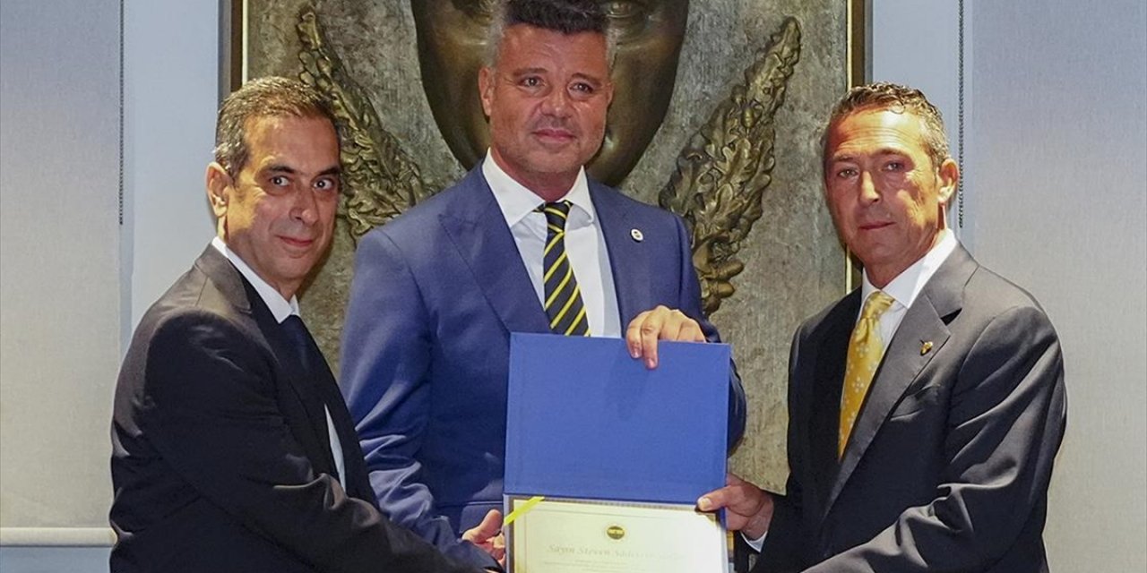 Fenerbahçe Başkanı Sadettin Saran ve Yönetim Kurulu Üyeleri Mazbatalarını Aldı