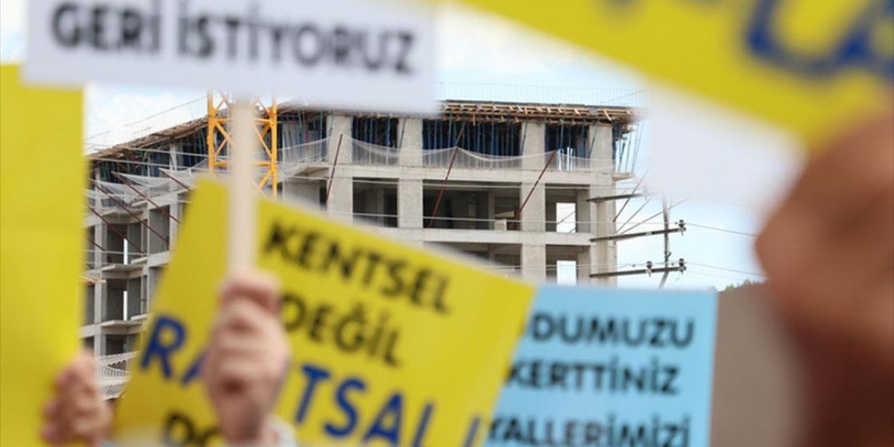 İzmir'deki Kentsel Dönüşüm Hak Sahipleri Mağduriyetlerinin Giderilmesini İstiyor