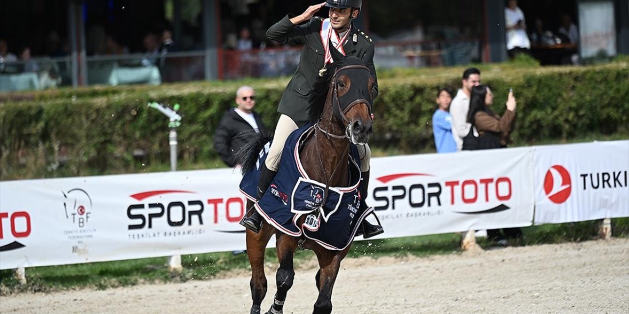 Binicilikte Cumhurbaşkanlığı Kupası'nı, "Kutlu" İsimli Atıyla Uluçay Kazandı