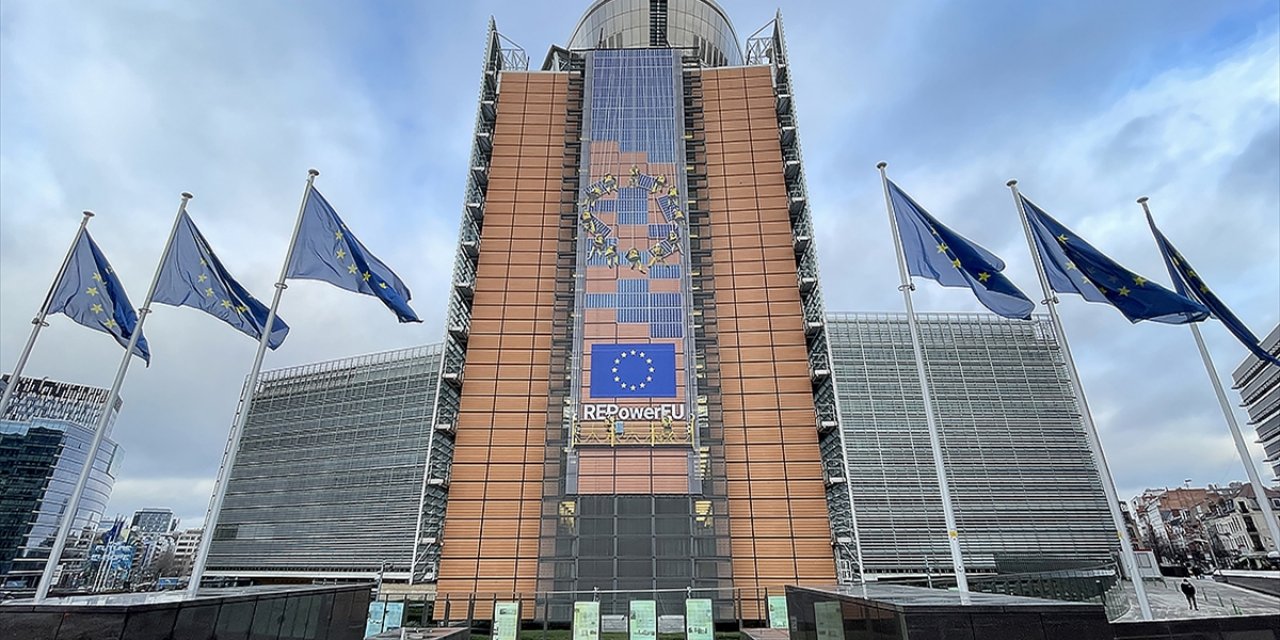 AB, Tasarrufları Yatırıma Dönüştürmek İstiyor