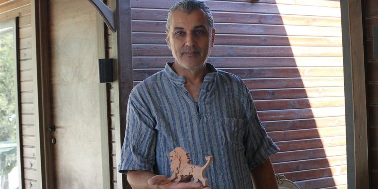 Deprem Günü Açacağı Atölyesi Yıkılan Ahşap Ustası Kültür ve Sanat Çarşısı'nda Moral Buldu