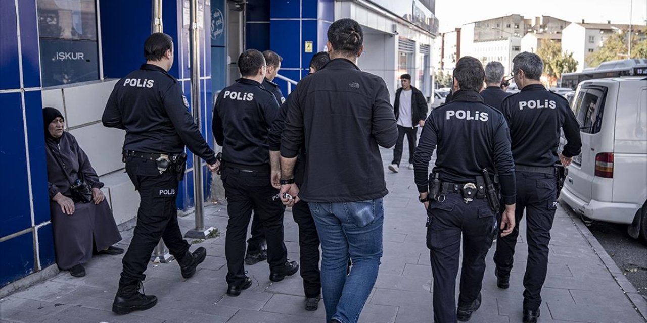 Polisin Hızlı Refleksi Kıbrıs Gazisini Dolandırılmaktan Kurtardı