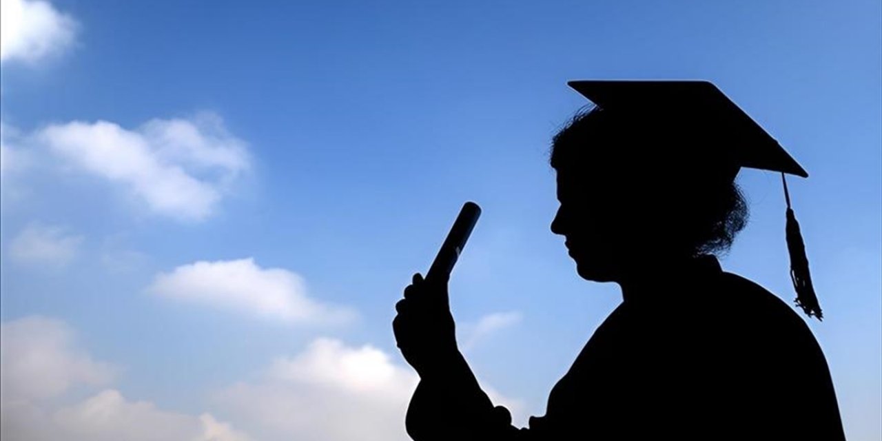 Üniversiteyi 3 Yılda Bitirmek Yeni Düzenlemeyle Mümkün Olacak