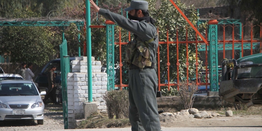 Afganistan'da Asker Adaylarına Bombalı Saldırı: 10 Ölü, 27 Yaralı