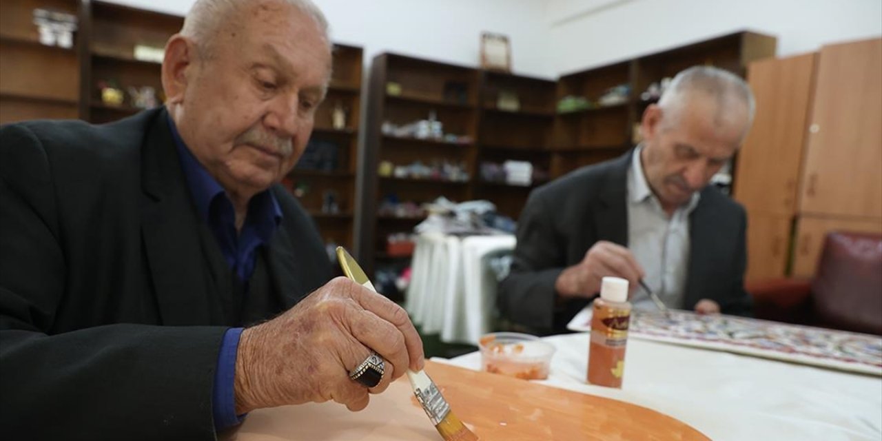 Huzurevinde Geçen Ömür Sanatla Yeniden Renklendi