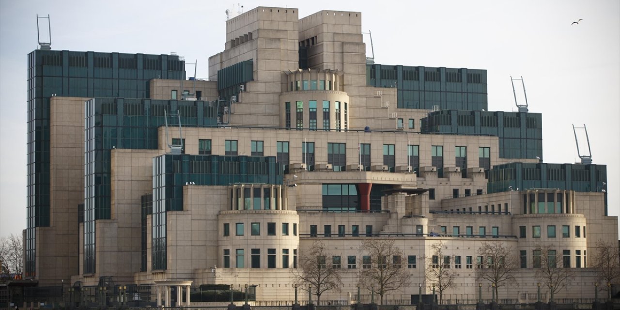 Dedesi Nazilerle İşbirliği Yapan Metreweli, MI6'nın İlk Kadın Başkanı Oldu