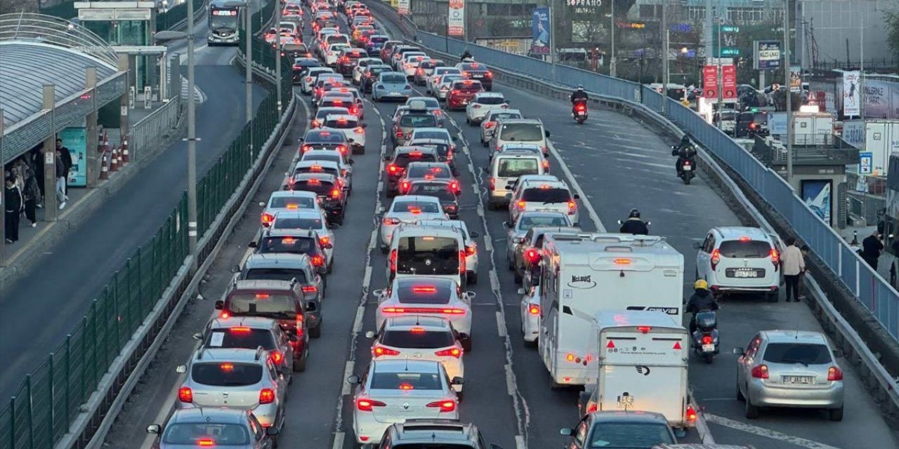 İstanbul'da Trafik Yoğunluğu Yüzde 83'e Ulaştı