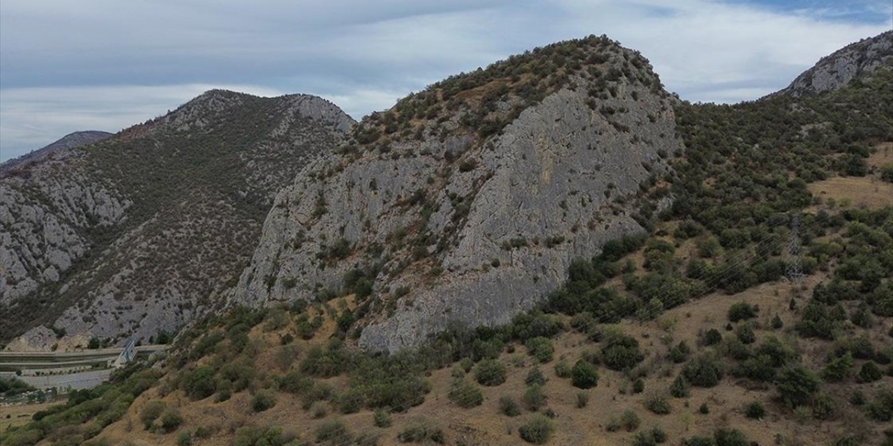 Osman Gazi'nin 1300'lerin Başında Fethettiği Çadırlı Kalesi'nin Yeri Tespit Edildi