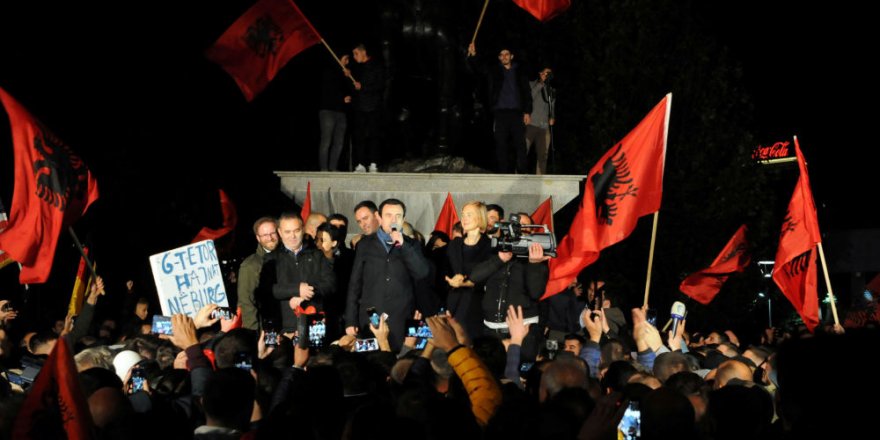 Kosova Seçimlerini Yeni Siyaset Dalgası Kazandı: Sırbistan'la Müzakerelerin Başlaması Bekleniyor