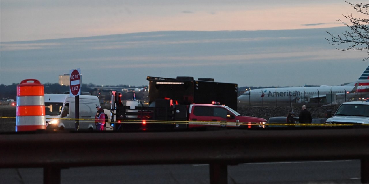 ABD'nin New York Kentindeki Laguardia Havalimanı'nda İki Yolcu Uçağı Çarpıştı