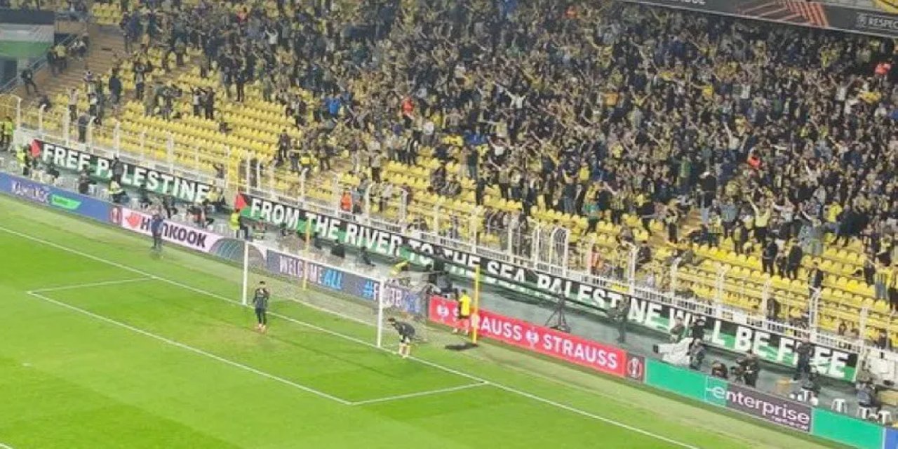 Tribünde Filistin Bayrakları, Maçta Sloganlar! Fenerbahçe'den Filistin’e Büyük Destek!