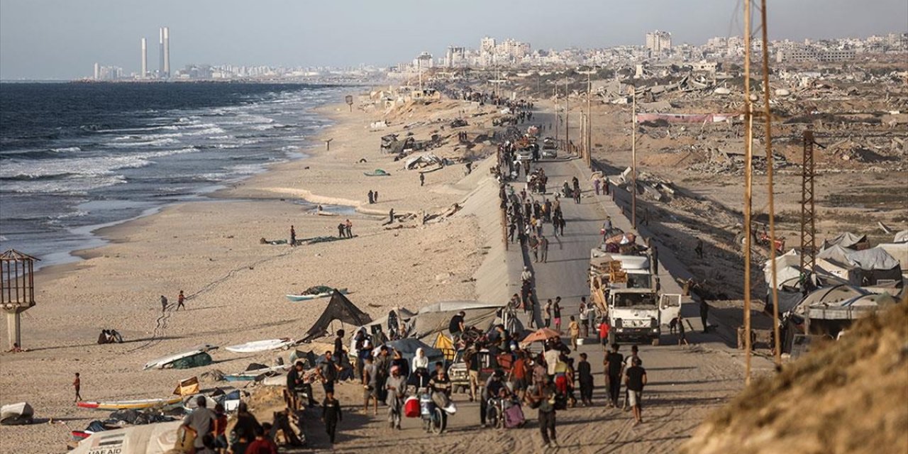 BM: Gazze'de On Binlerce Filistinli Büyük Bedeller Ödeyerek Sürekli Göçe Zorlanıyor