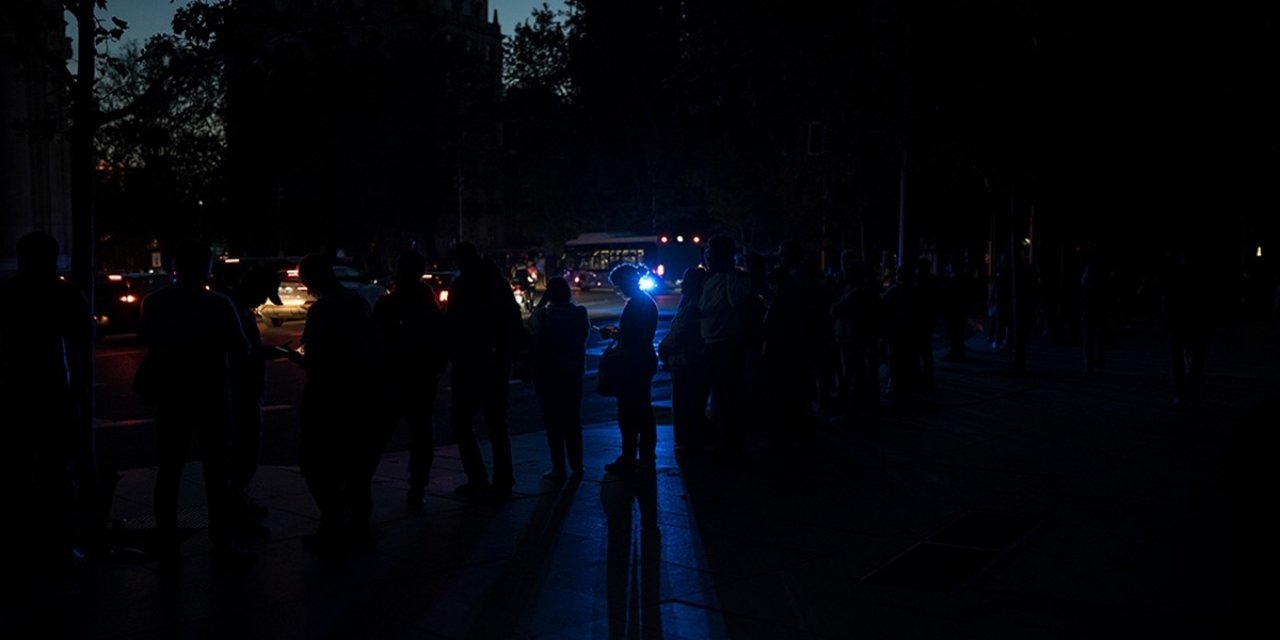 İspanya ve Portekiz'de Nisanda Yaşanan Elektrik Kesintisinin Türünün "İlk Örneği" Olduğu Belirtildi