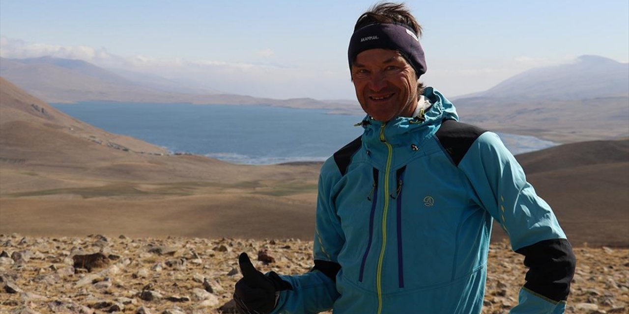 Fransız Gezgin Farklı Kültürleri Tanımak İçin Bisikletiyle Ülkeleri Geziyor