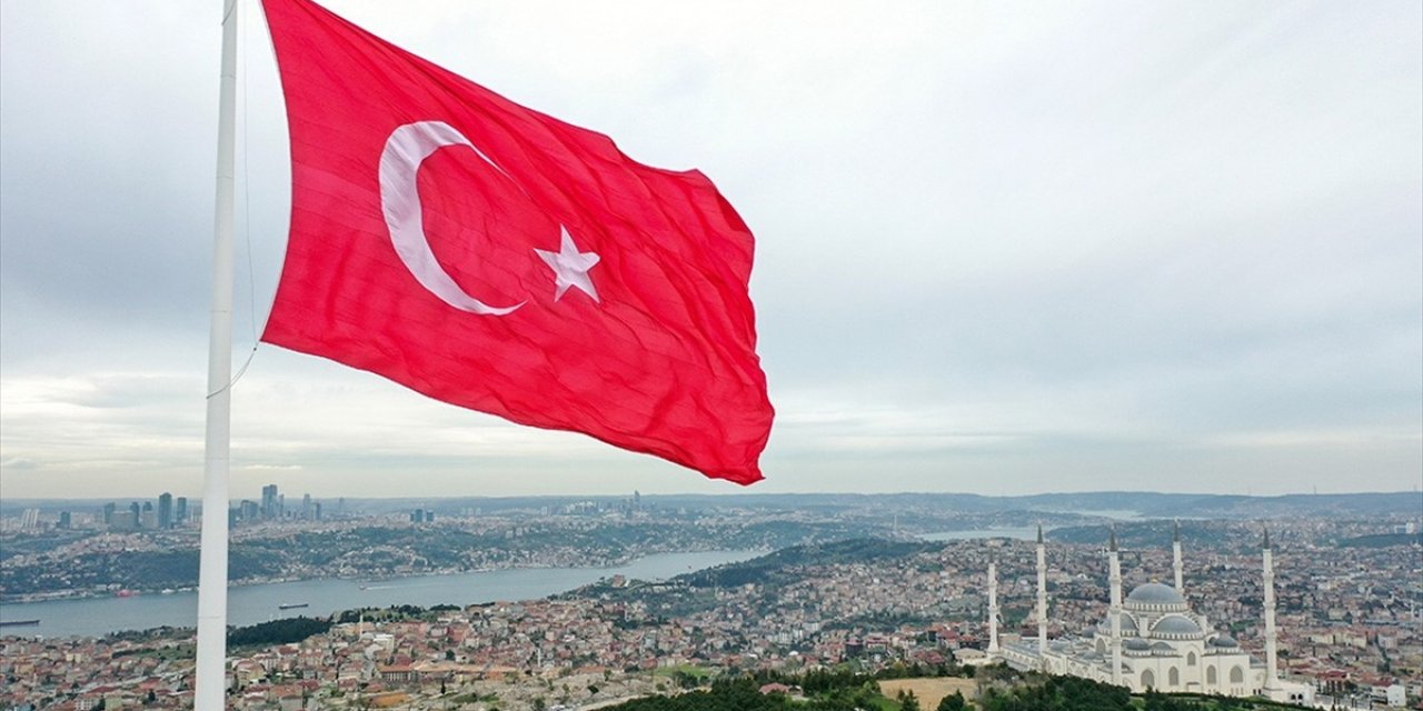 İstanbul'un Düşman İşgalinden Kurtuluşunun 102. Yılı Kutlanıyor