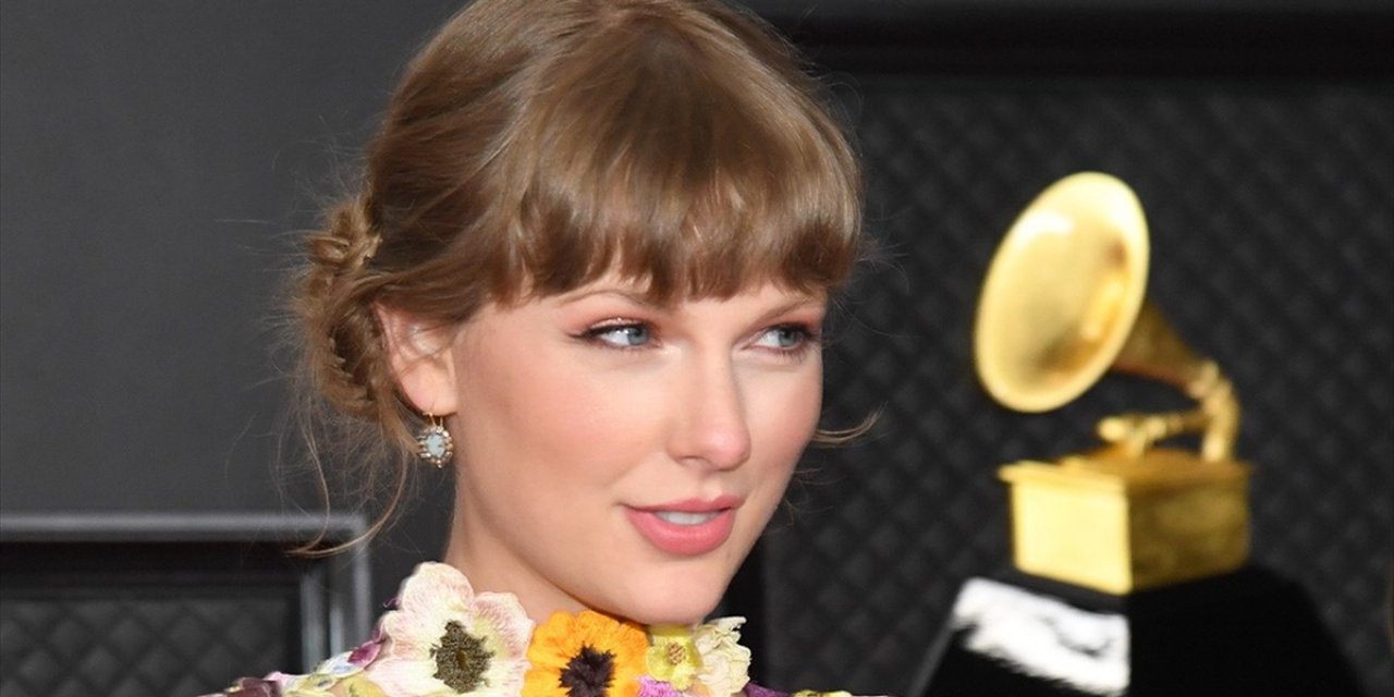 Taylor Swift, Yeni Albümünün Reklam Kampanyasında "Yapay Zeka Kullandığı" İddiasıyla Eleştiriliyor