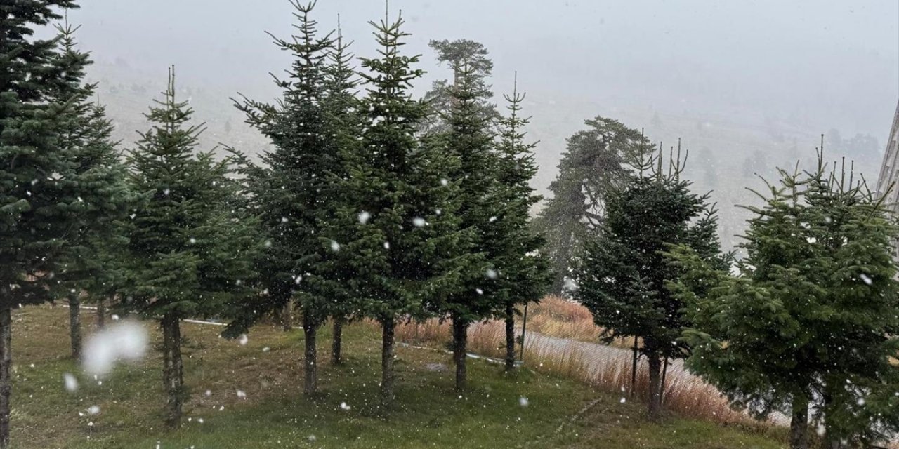 Bolu'nun Yüksek Kesimlerine Kar Yağdı