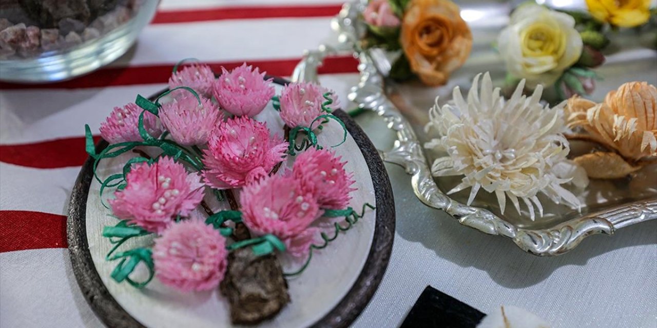 İpek Böceği Kozalarını 31 Yıldır Sanata Dönüştürüyor