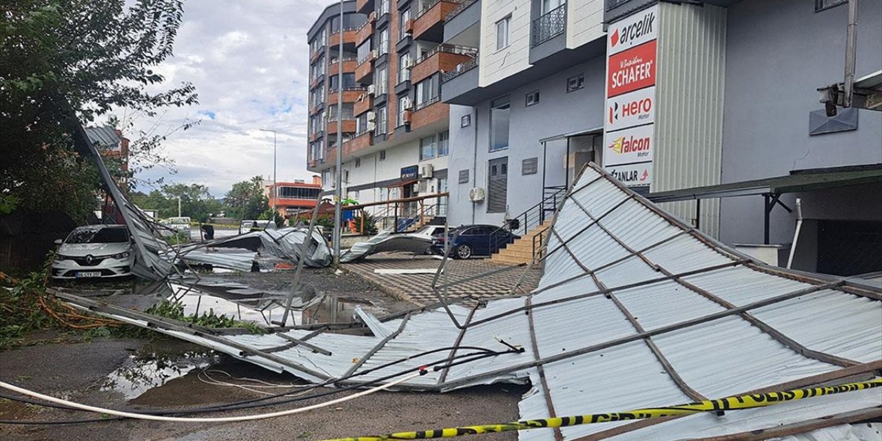 Hatay'da Sağanak ve Şiddetli Rüzgar Etkili Oldu