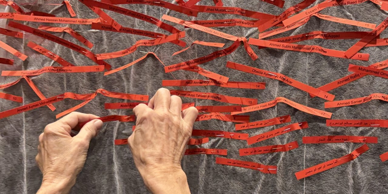 İsrail'in Öldürdüğü 18 Binden Fazla Filistinli Çocuk Oslo'da İsimleri Tek Tek Okunarak Anıldı