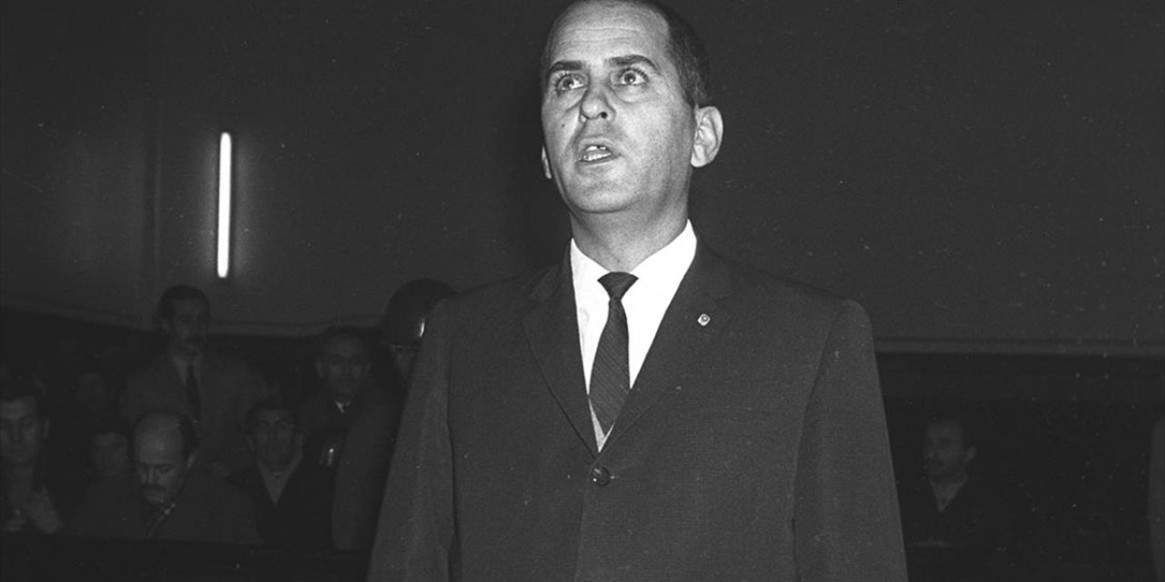 Eserlerinde Anadolu Halkının Sorunlarını İşleyen Yazar: Fakir Baykurt