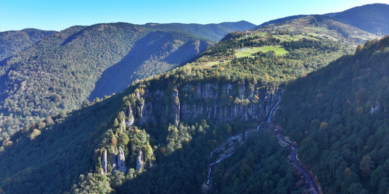 Vadiler Arasındaki "Uçarsu Şelalesi" Alternatif Turizm Rotası Olmaya Hazırlanıyor