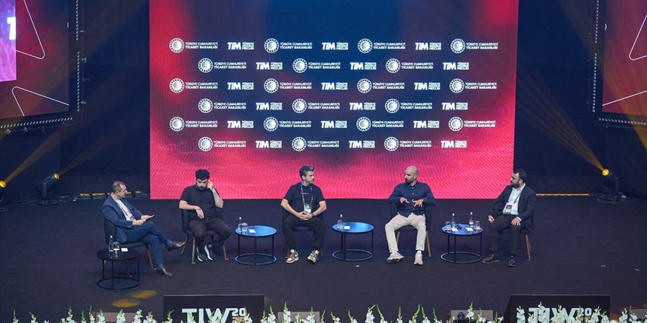 Türkiye Innovation Week'te "Yaratıcı Endüstrilerde Yapay Zeka İle Tasarımın Evrimi" Paneli Düzenlendi