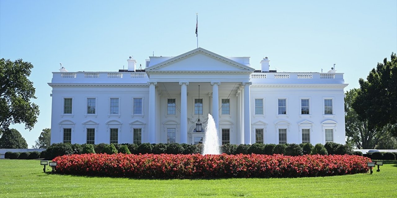 Trump Yönetimi Federal Çalışanları İşten Çıkarmaya Başladı