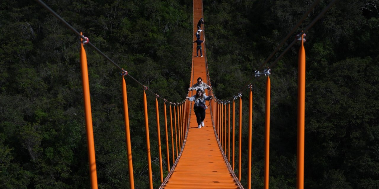 Kolombiya'nın Kalbinde Asılı Kalan Güzellik: Asma Köprüler