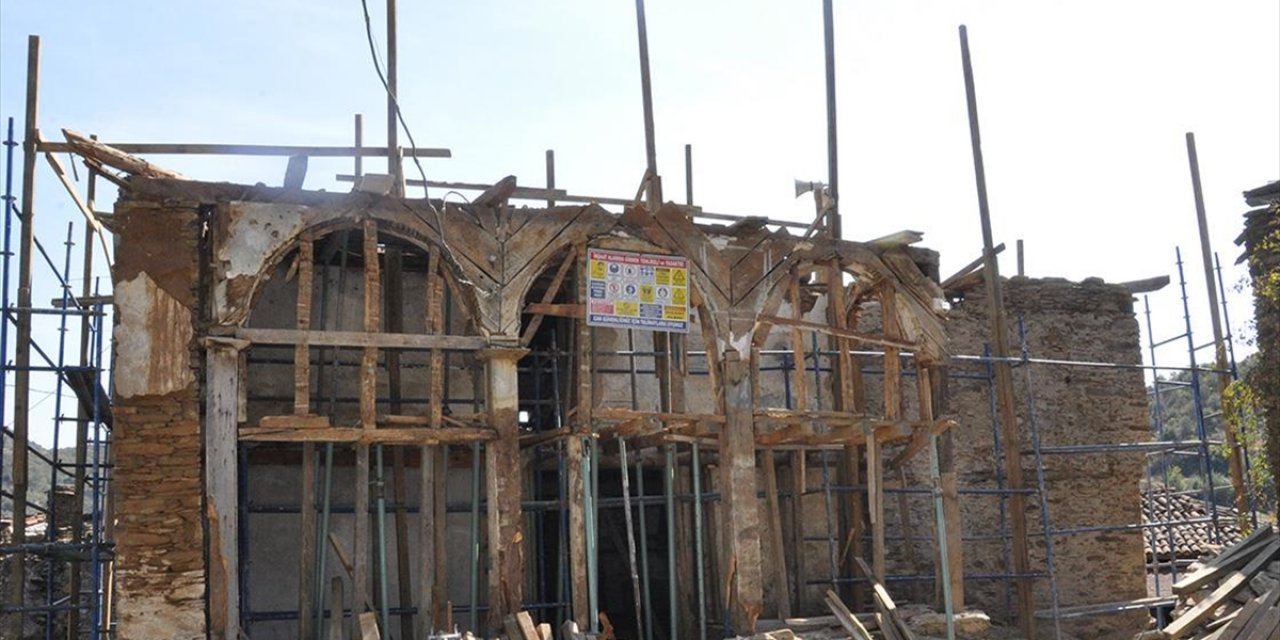 İzmir'in "Hayalet Köyü" Lübbey'deki Tarihi Cami Restore Ediliyor