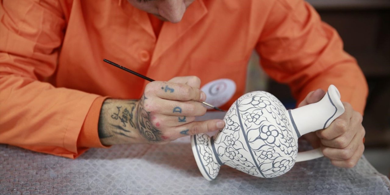 70 Bin Hükümlü ve Tutuklu Çeşitli İşkollarında Üretim Yapıyor