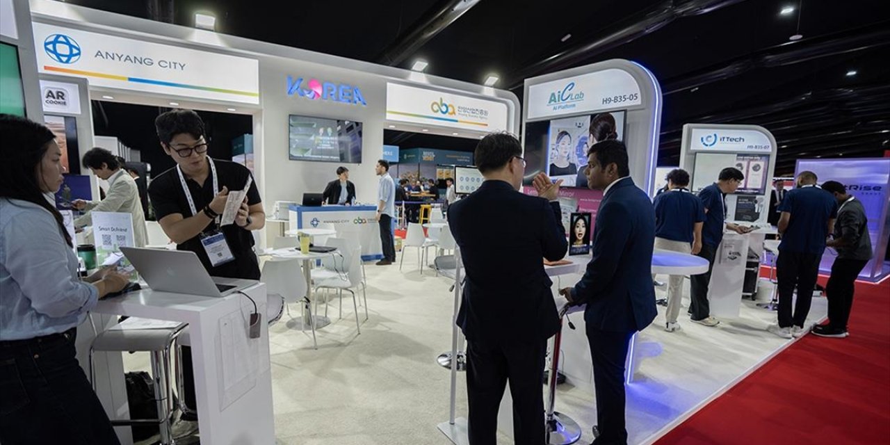 Yapay Zeka Destekli Akıllı Ayna Kullanıcıların Cildini Analiz Ediyor