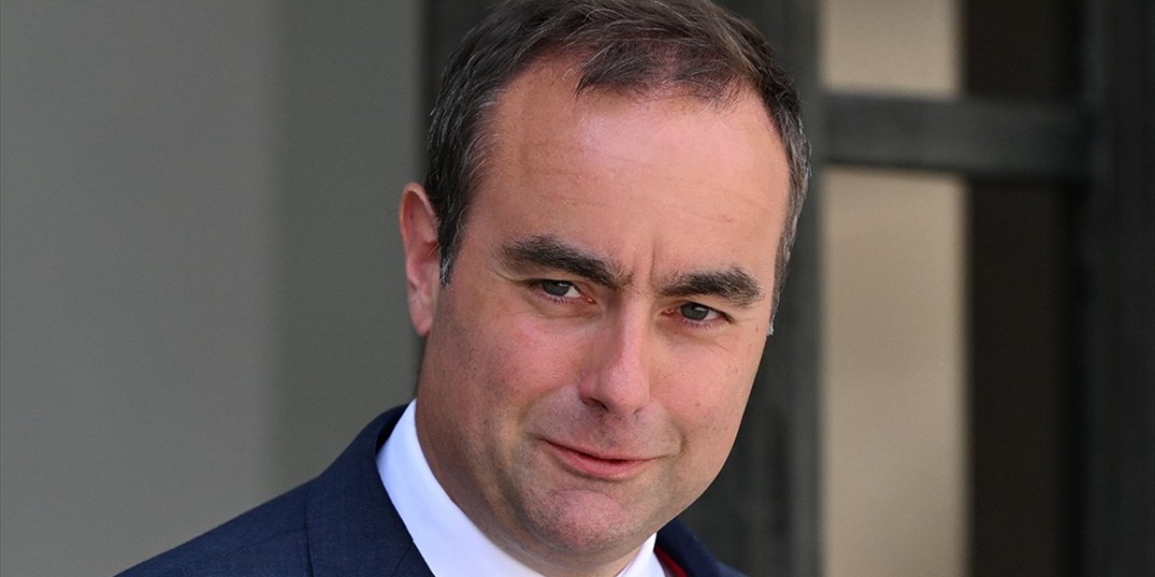 Fransa'da Aşırı Solcular da Lecornu Hükümetini Düşürmek İçin Gensoru Önergesi Sundu