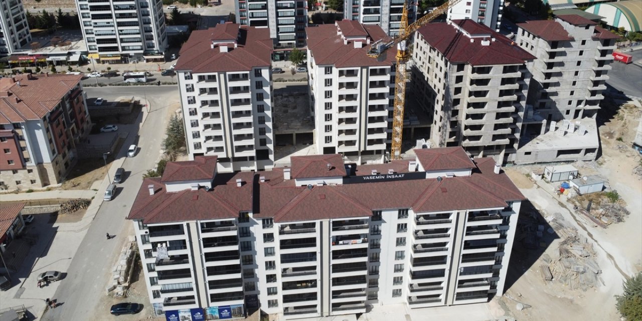 Elazığ'da 1216 Depremzede Aile "Yerinde Dönüşüm Projesi" Kapsamında Yapılan Evlerine Yerleşti