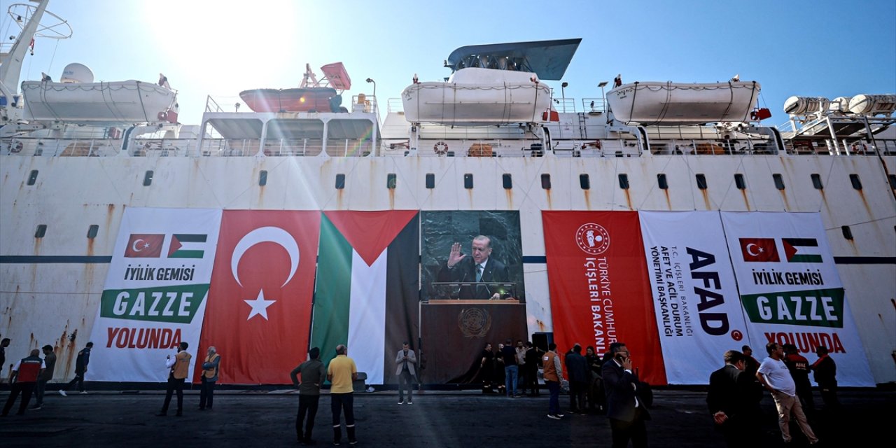 Gazze'ye Ulaştırılacak İnsani Yardım Malzemeleri "iyilik Gemisi"ne Yüklendi
