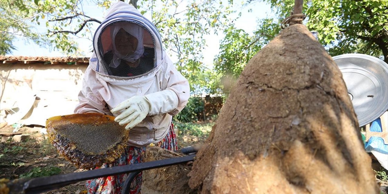Kırklarelili Kadın Arıcı, Kayınpederinden Kalan Konik Sepetlerde 30 Yıldır Bal Üretiyor