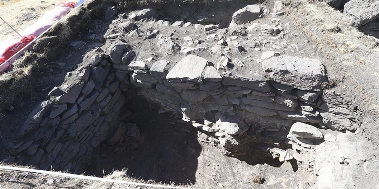 Demir Çağı'nın İzleri Ardahan'daki Tigem Kalesi Kazılarında Şekilleniyor