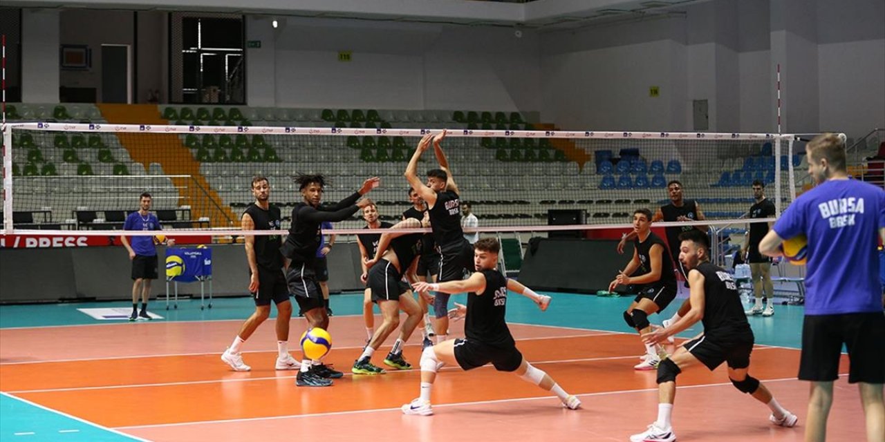 Bursa Büyükşehir Belediyespor Kupa ve Ligde Başarı Hedefliyor