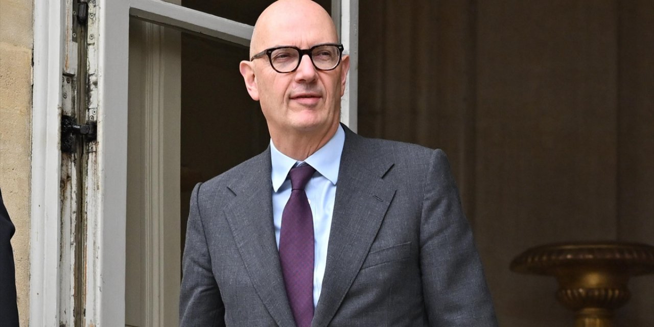 Paris Hükümeti, S&p'nin Fransa'nın Kredi Notunu Düşürmesini "Sağduyu Çağrısı" Olarak Görüyor