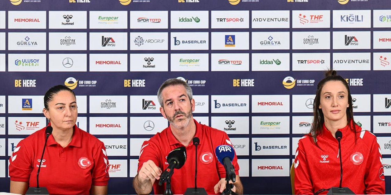 A Milli Kadın Hentbol Takımı Başantrenörü Montes: Yüksek Seviyeli Bir Turnuva Oynamak Her Anlamda Çok Verimli Olacak
