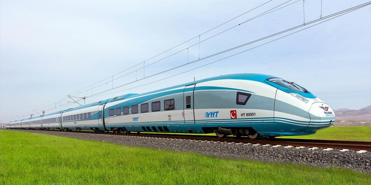 Türkiye'nin Demir Yolu Ağı 2026'da 14 Bin 437 Kilometreye Ulaşacak
