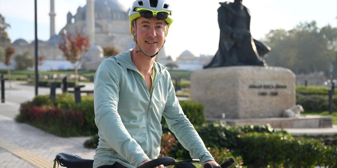 Çocukluk Arkadaşı Anısına Edinburgh’dan İstanbul'a Bağış Toplamak Amacıyla Seyahat Ediyor