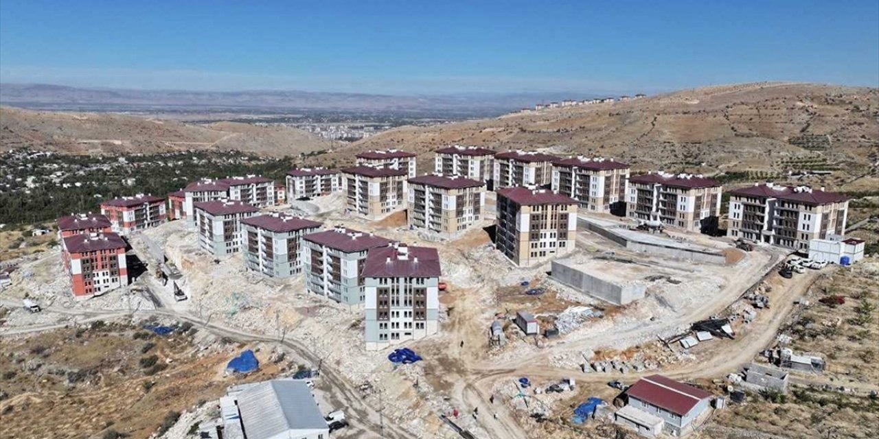 Depremlerden Etkilenen Yeşilyurt'ta Afetzedeler İçin Yapılan 512 Konutta Sona Gelindi