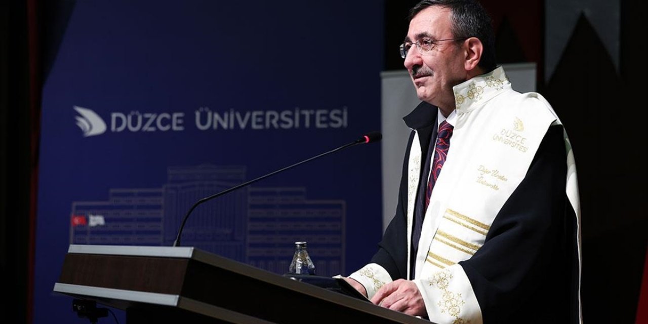 Cumhurbaşkanı Yardımcısı Yılmaz'a Düzce Üniversitesinde "Fahri Profesörlük" Ünvanı Verildi
